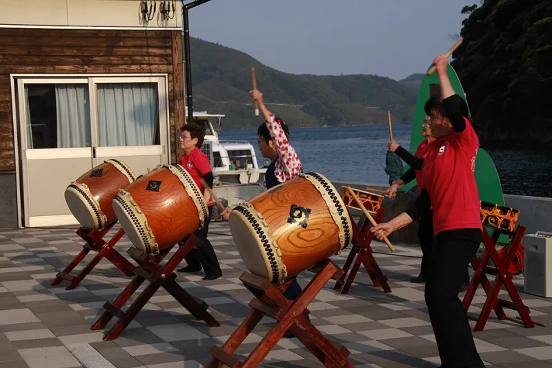 Intimate Thunder: How Taiko Is Finding a New Home in Galleries, Lofts, and Living Rooms Across America